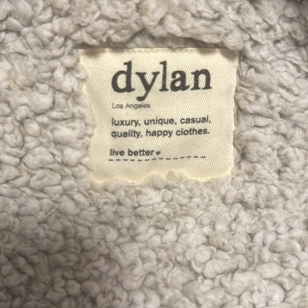 DYLAN Plaid Sherpa lined Vest size medium - Picture 8 of 11